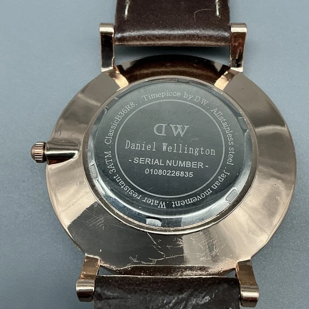 Daniel Wellington Classic Mens Watch 40mm Rose Gold Tone Leather New Battery